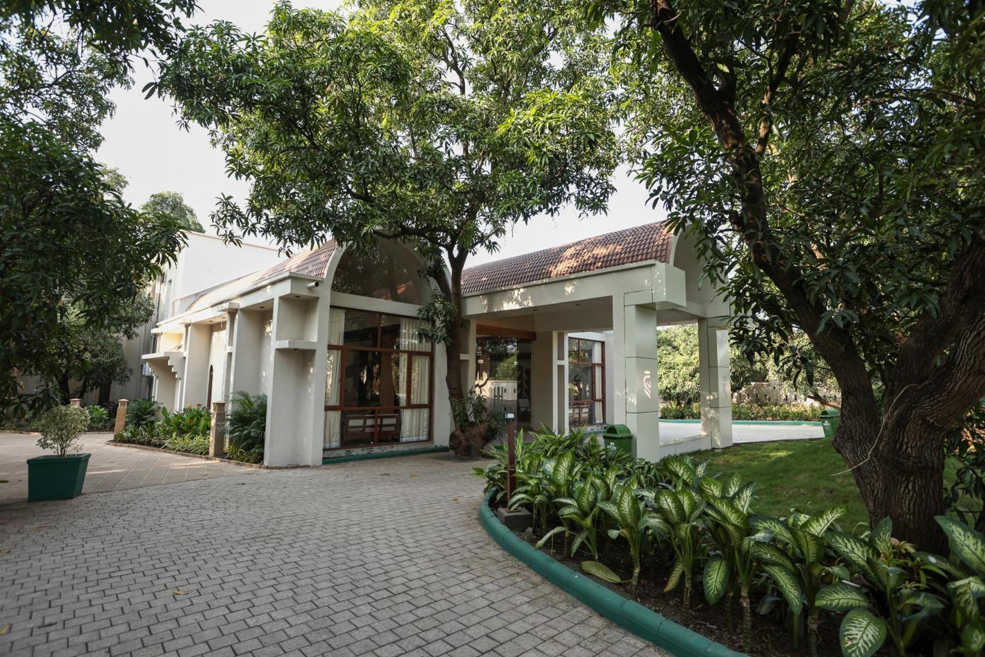 Le Casa Lion Resort A Premium Resort In Гирский лес Экстерьер фото
