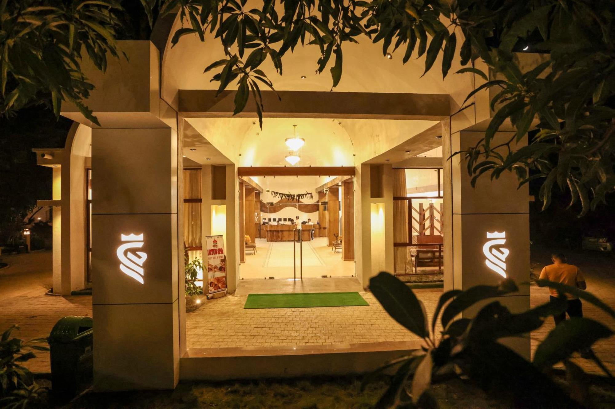 Le Casa Lion Resort A Premium Resort In Гирский лес Экстерьер фото